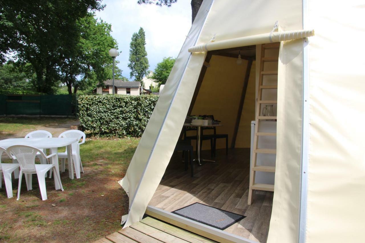 Campsite De L'etang Du Pays Blanc 3*